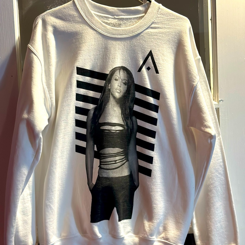 Aaliyah sweatshirt